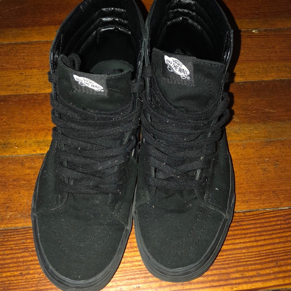 Black hightop men vans